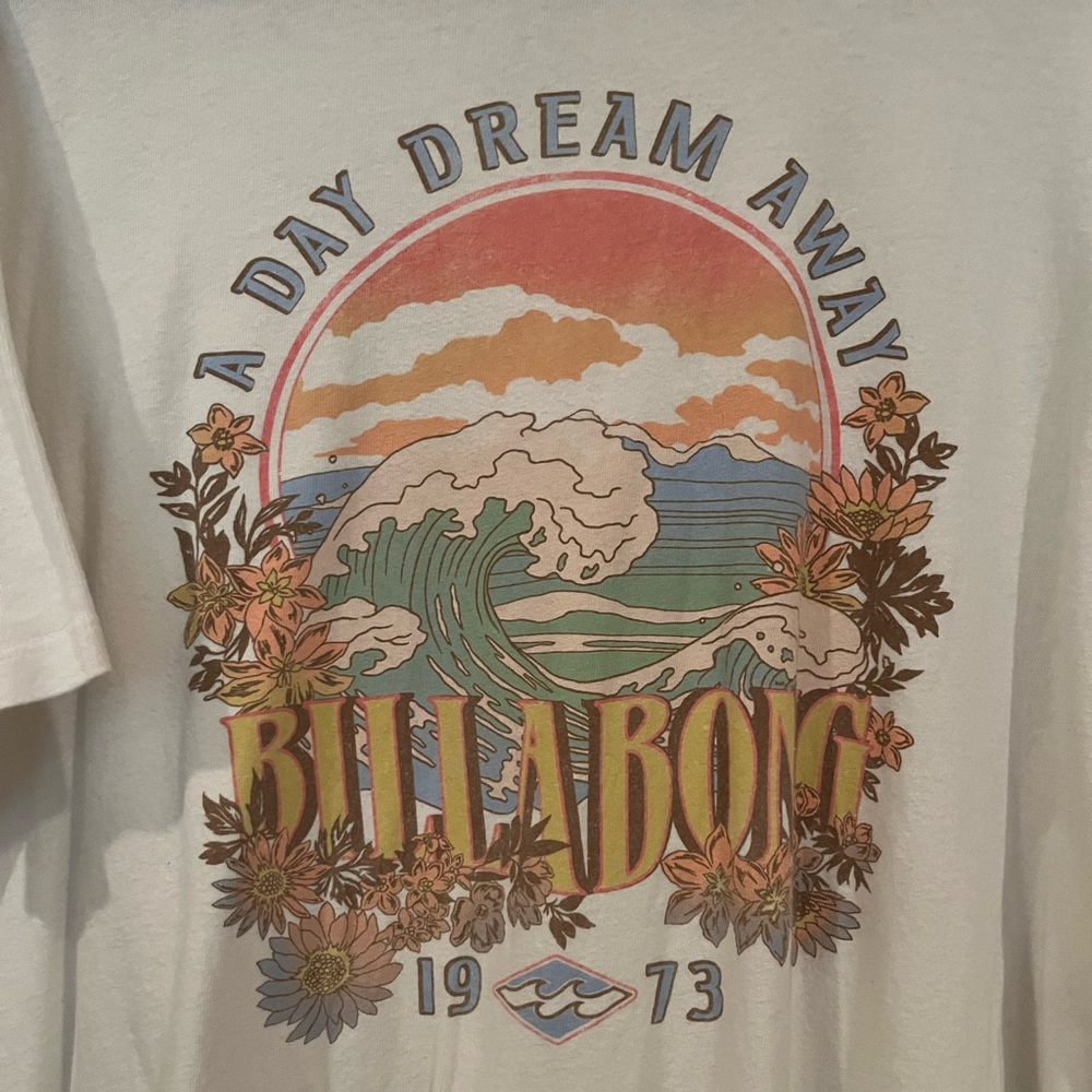 Oversized billabong tee